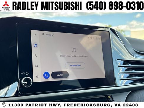 Used 2025 Toyota Camry SE FWD image 8