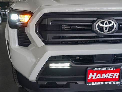 New 2026 Toyota Tacoma SR5 AWD/4WD image 12