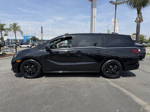Used 2024 Honda Odyssey Sport image 5
