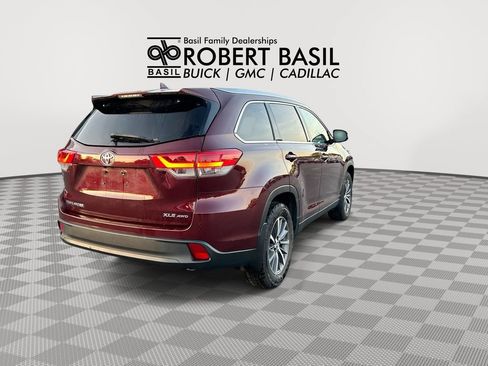Used 2019 Toyota Highlander XLE AWD/4WD image 8