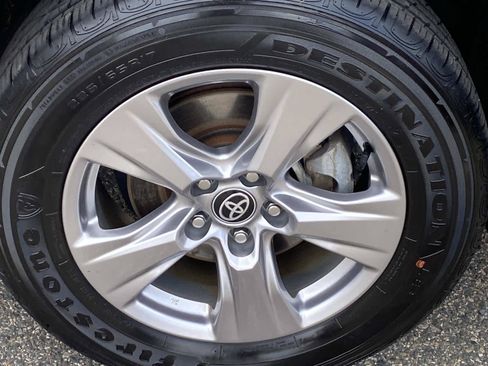 Used 2023 Toyota RAV4 XLE w/ Convenience Package AWD/4WD image 28