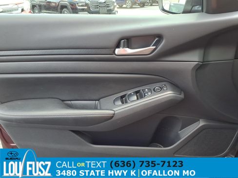Used 2025 Nissan Altima 2.5 SV FWD image 22