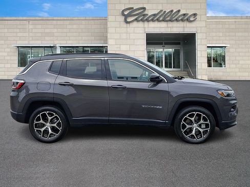 Used 2024 Jeep Compass Limited AWD/4WD image 9