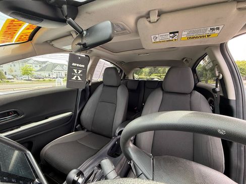 Used 2020 Honda HR-V EX image 9