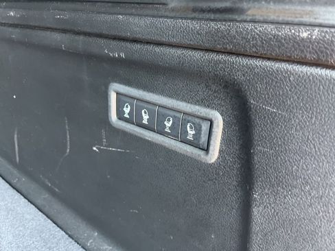 Used 2024 Jeep Wagoneer L Series II w/ Flexible Seating Group AWD/4WD image 39