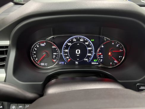 Used 2023 GMC Acadia SLT w/ Technology Package image 16