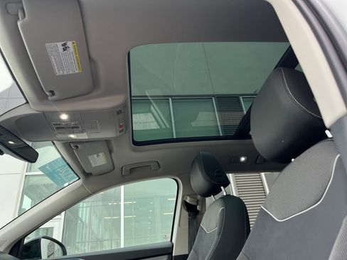 Certified 2024 Volkswagen Taos SE image 26