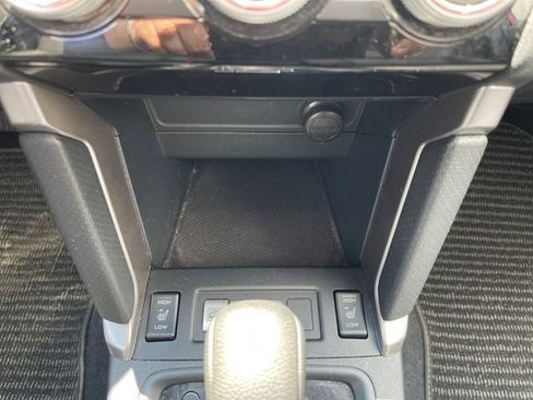 Used 2018 Subaru Forester 2.5i Touring AWD/4WD image 24