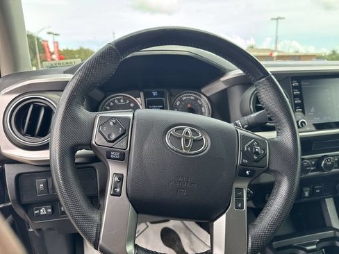 Used 2022 Toyota Tacoma SR5 w/ Technology Package RWD image 16