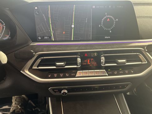 Used 2022 BMW X5 xDrive40i w/ Premium Package AWD/4WD image 18