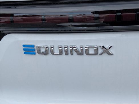 New 2026 Chevrolet Equinox EV LT image 5