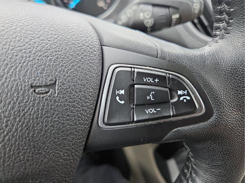 Used 2019 Ford Escape Titanium image 18