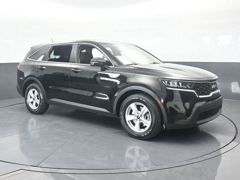 Used 2022 Kia Sorento LX image 8