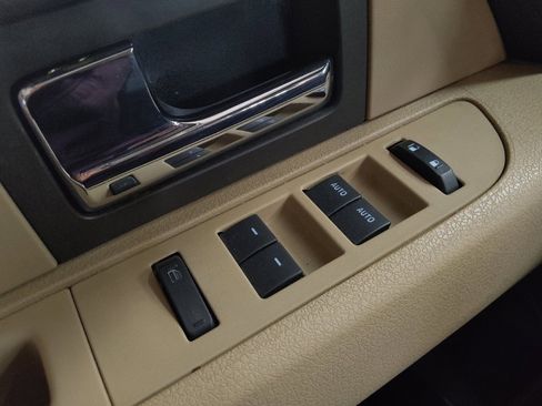 Used 2012 Ford F150 XLT w/ XLT Chrome Pkg image 27