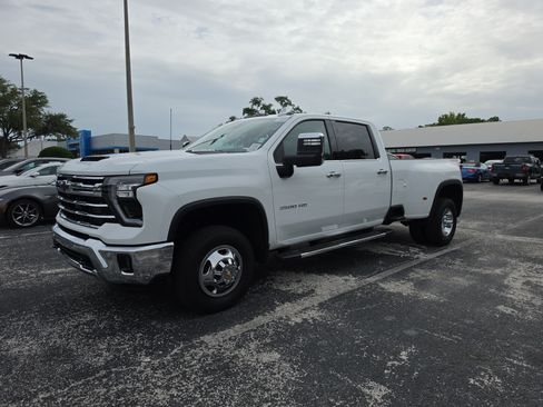 Used 2026 Chevrolet Silverado 3500 LTZ w/ LTZ Plus Package AWD/4WD image 7