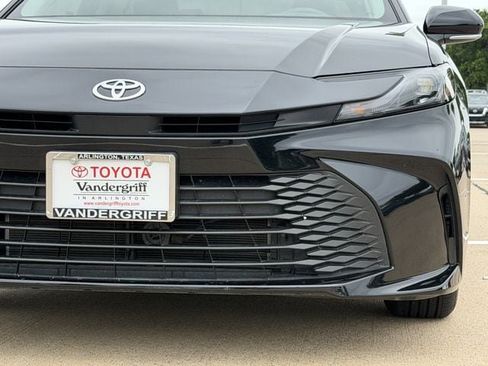 Used 2025 Toyota Camry LE FWD image 9