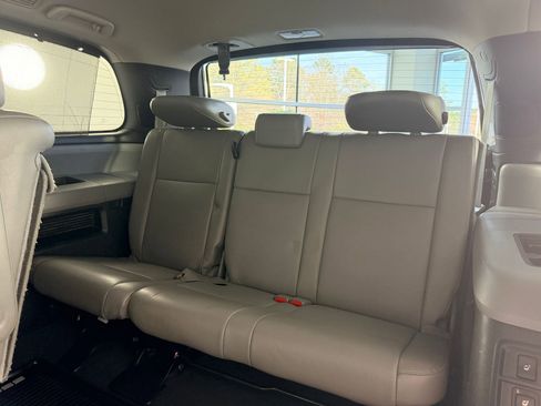 Used 2021 Toyota Sequoia Limited w/ Safety & Convenience Package image 21