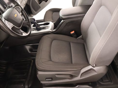 Used 2022 Chevrolet Colorado LT w/ Fleet Safety Package image 10