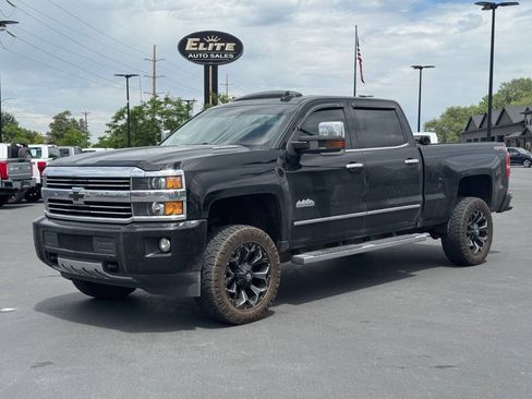 Used 2016 Chevrolet Silverado 2500 High Country w/ Duramax Plus Package AWD/4WD image 3