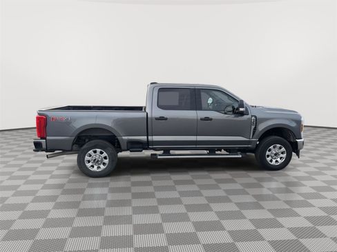 Used 2024 Ford F350 XLT w/ FX4 Off-Road Package image 6