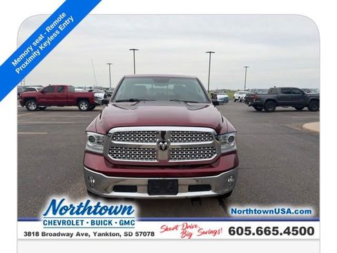 Used 2017 RAM 1500 Laramie w/ Convenience Group AWD/4WD image 3