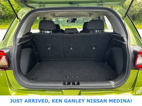 Used 2022 Hyundai Venue SE FWD image 17
