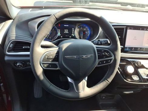 New 2026 Chrysler Pacifica Select FWD image 5