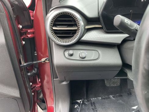 Used 2024 Chevrolet Trax ACTIV w/ Sunroof Package image 32