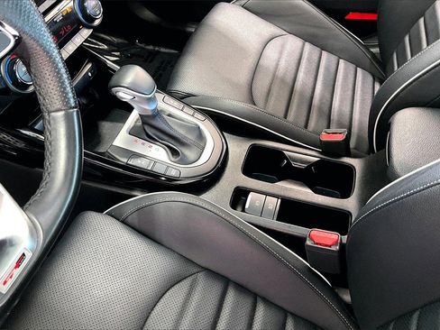 Used 2023 Kia Forte GT-Line w/ GT-Line Premium Package image 17