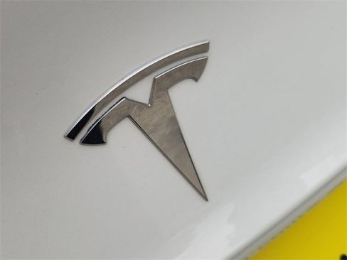 Used 2023 Tesla Model 3 Standard Range image 30