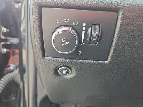 Used 2021 Jeep Grand Cherokee Altitude AWD/4WD image 20
