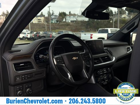 Used 2023 Chevrolet Suburban Premier image 12