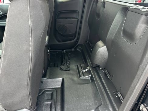 Used 2022 Chevrolet Colorado LT w/ Fleet Safety Package RWD image 12