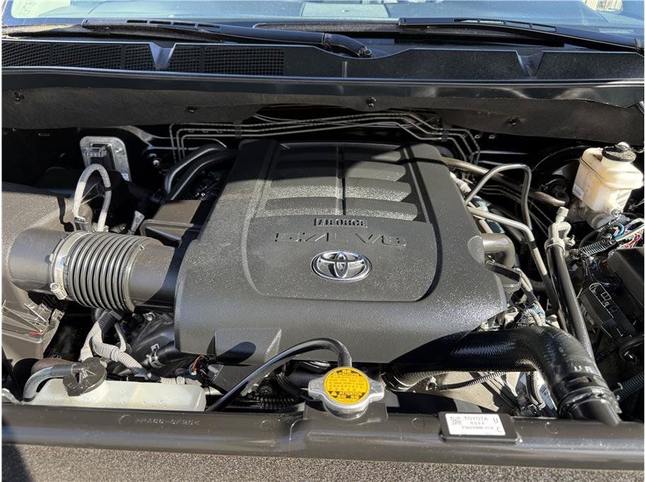 Used 2017 Toyota Tundra SR5 AWD/4WD image 30