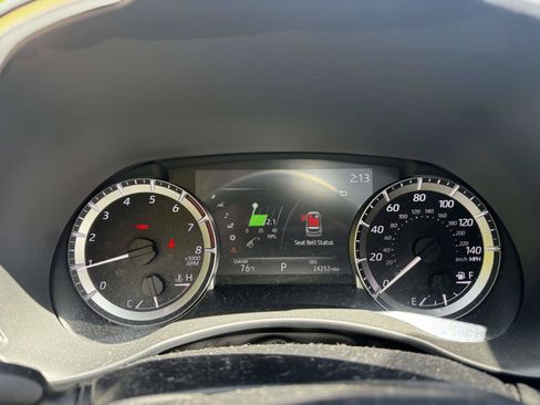Used 2023 Toyota Highlander XLE AWD/4WD image 27