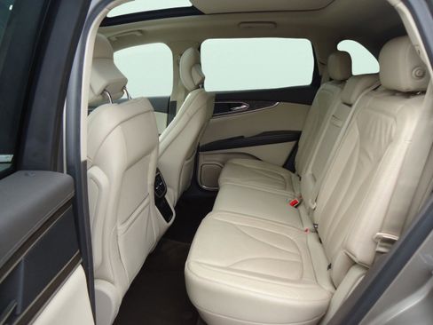 Used 2016 Lincoln MKX Reserve w/ Climate Package image 28