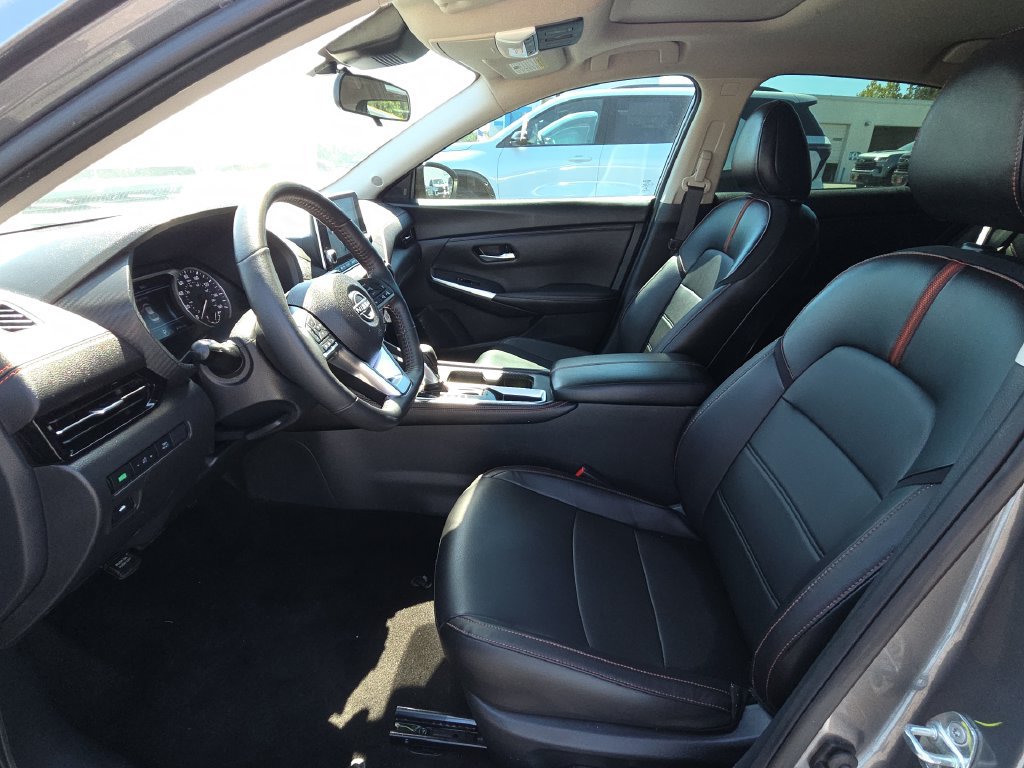 Used 2024 Nissan Sentra SR w/ SR Premium Package FWD image 15