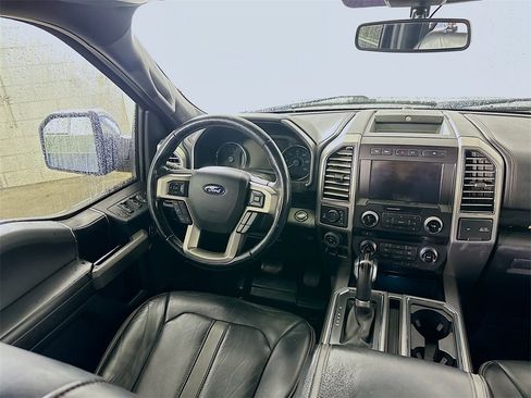 Used 2018 Ford F150 Platinum w/ Equipment Group 701A Luxury image 16