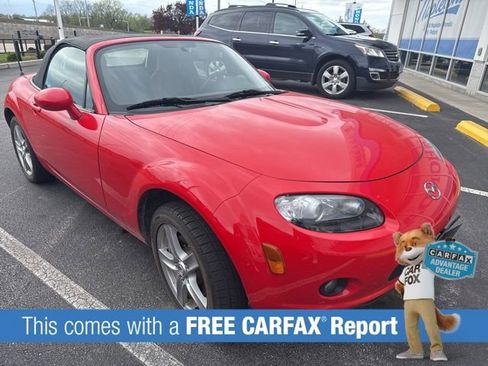 Used 2006 MAZDA MX-5 Miata Touring image 2