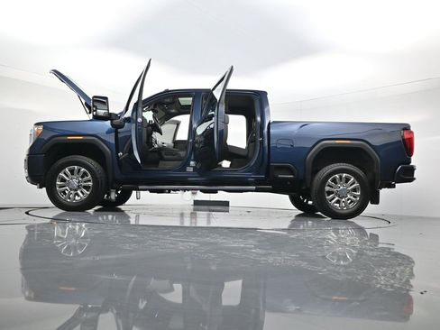 Used 2022 GMC Sierra 3500 Denali w/ Denali Ultimate Package image 64