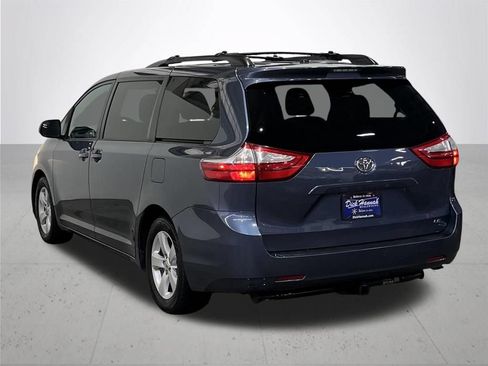 Used 2015 Toyota Sienna LE FWD image 14