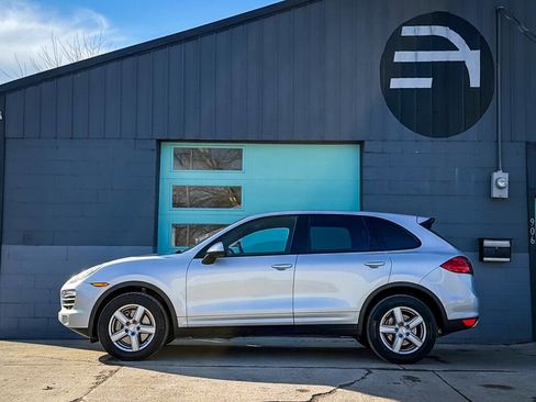 Used 2011 Porsche Cayenne S image 3