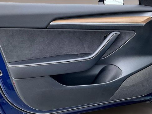 Used 2023 Tesla Model 3 Standard Range image 18