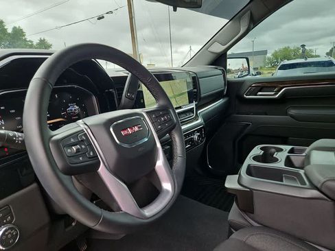 Used 2026 GMC Sierra 1500 Elevation RWD image 10