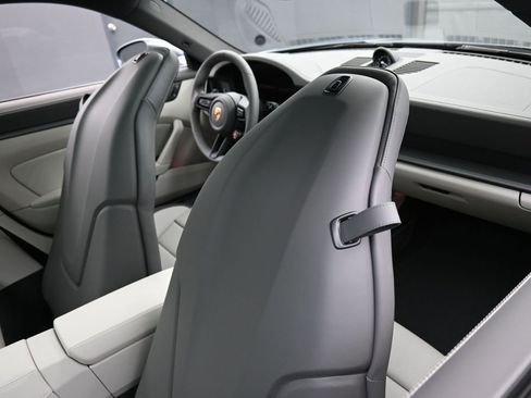 New 2026 Porsche 911 Carrera 4S image 25