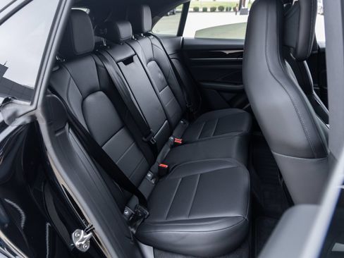 Certified 2025 Porsche Macan Electric RWD image 39