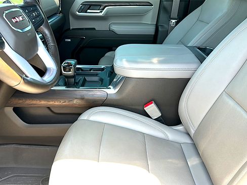 Used 2023 GMC Sierra 1500 SLT AWD/4WD image 13