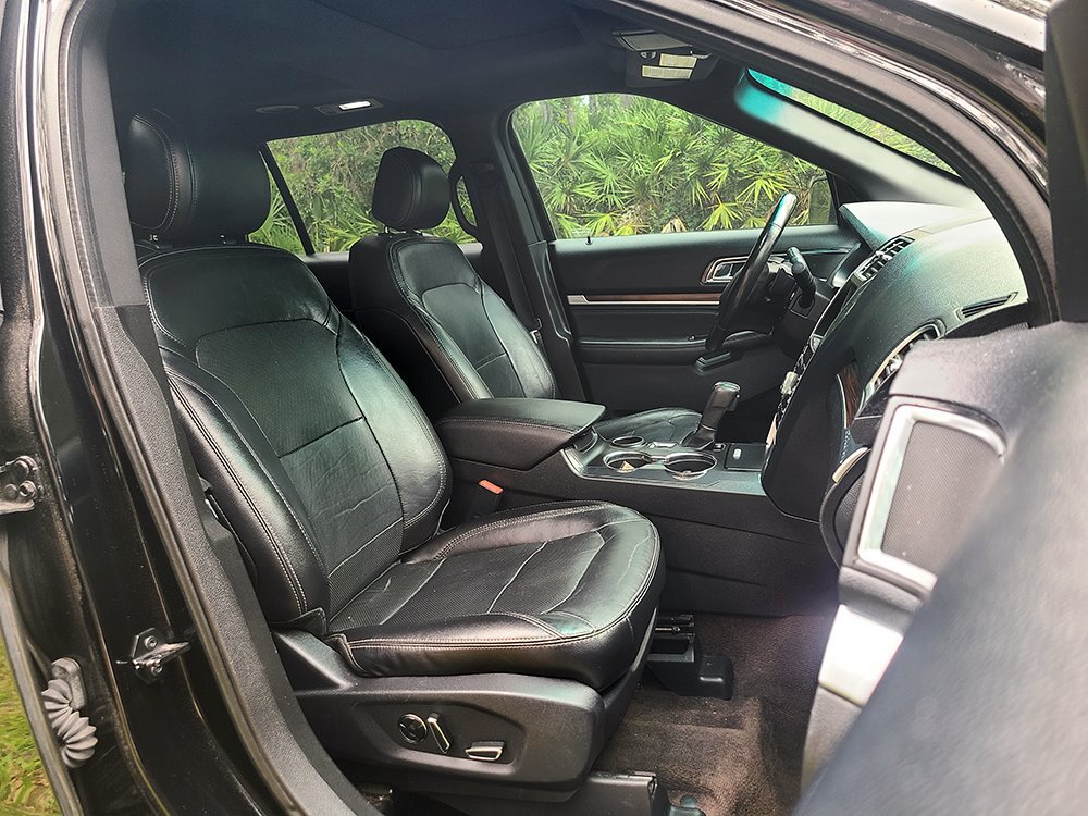 Used 2016 Ford Explorer Limited w/ Equipment Group 301A FWD image 16