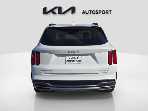 Certified 2023 Kia Sorento SX image 9
