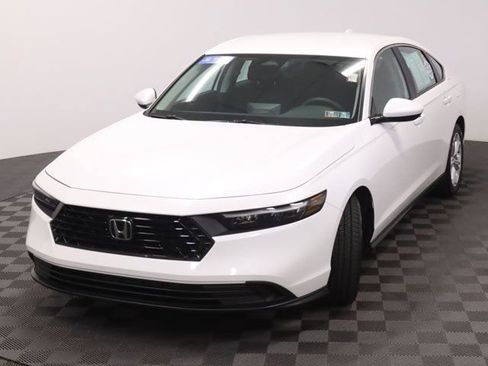 Certified 2025 Honda Accord LX image 4